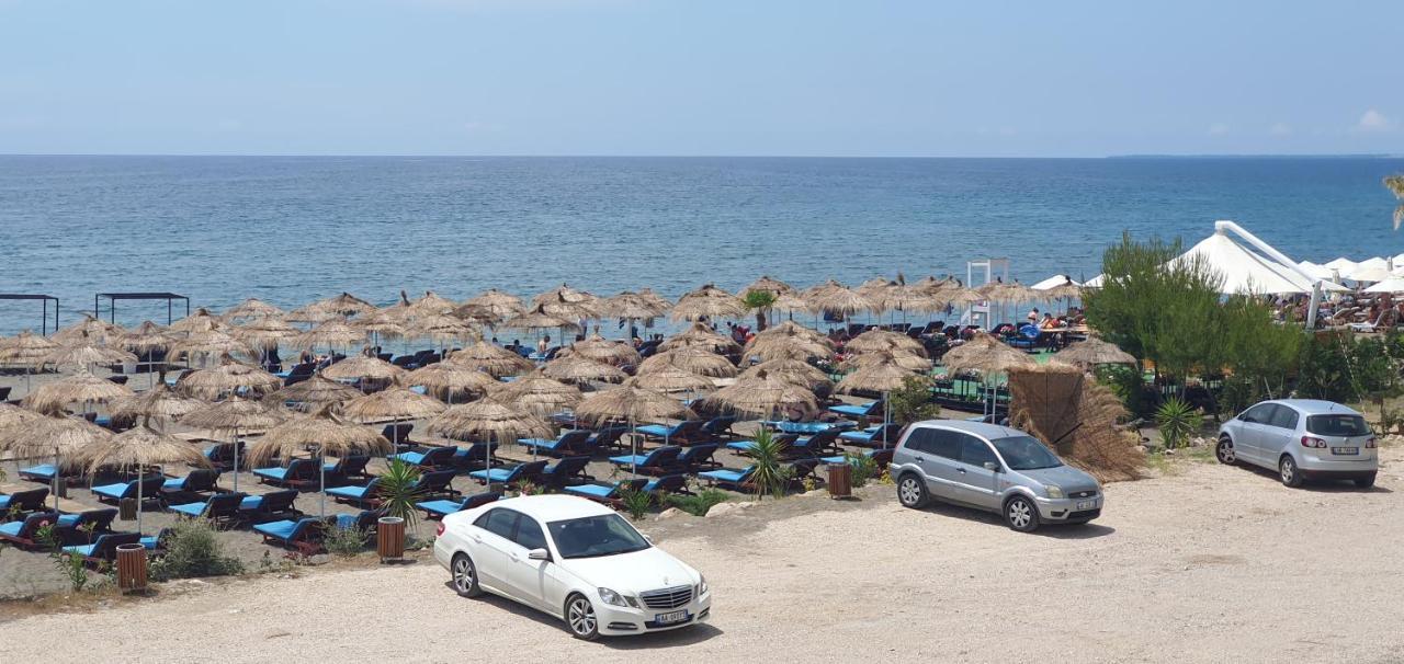 Apartament 204 *